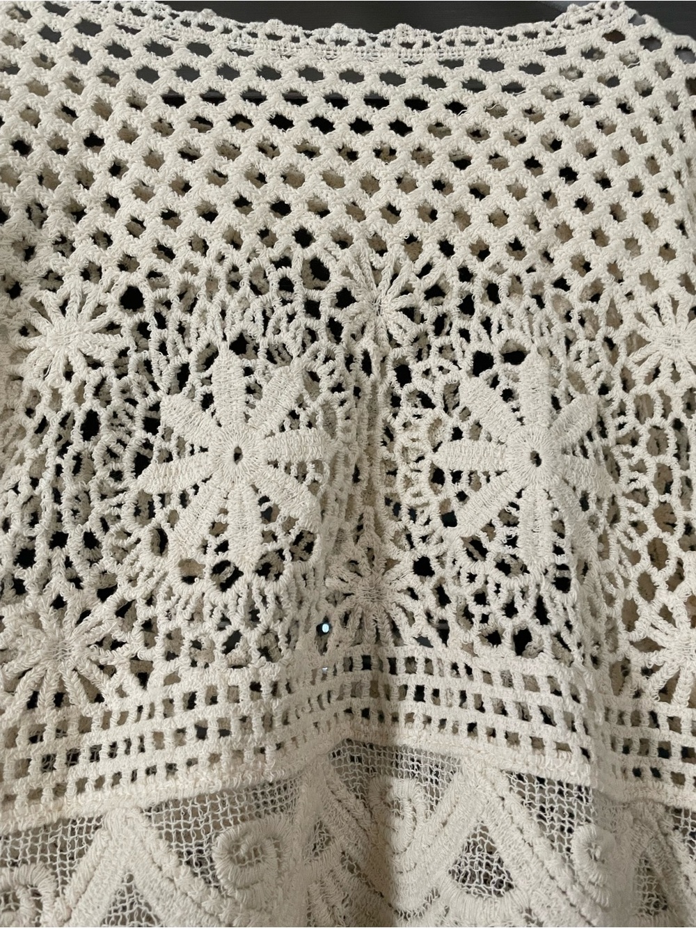 Cream Lace Top ~ Like New - Picture 3 of 7